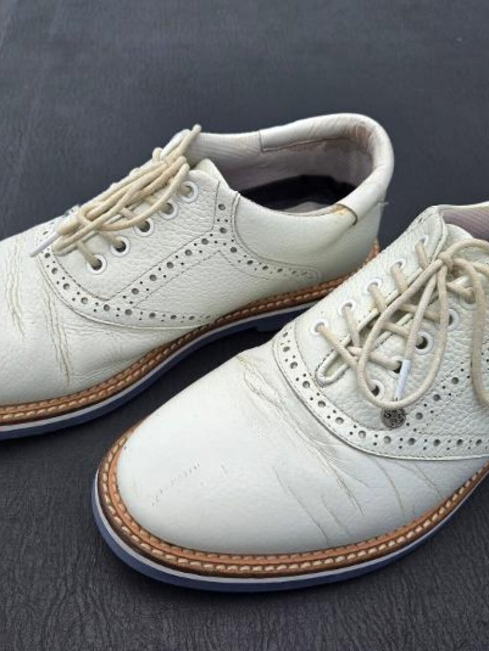 White oxford style G4 golf shoes